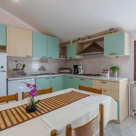 Apartment In With Terrace, Air Conditioning, Wifi, Washing Machine *