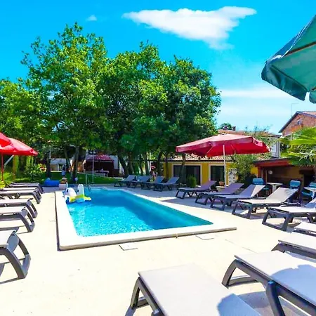 In With Terrace, Air Conditioning, Wifi, Washing Machine Apartment