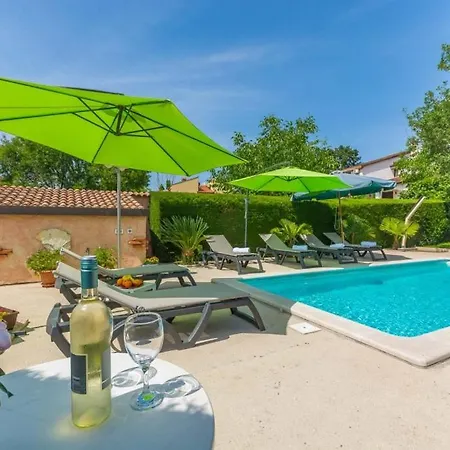 In With Terrace, Air Conditioning, Wifi, Washing Machine Apartment