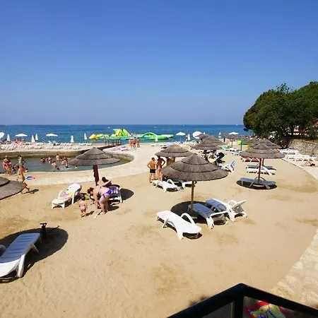 In With Terrace, Air Conditioning, Wifi, Washing Machine Apartment Porec