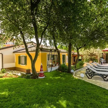 In With Terrace, Air Conditioning, Wifi, Washing Machine Apartment Porec
